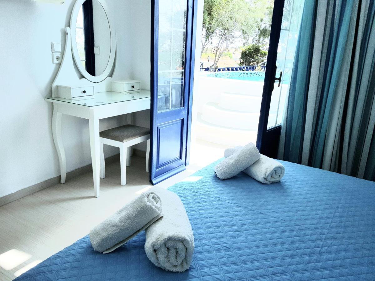 White & Blue Apartment เปริโวลอส ภายนอก รูปภาพ