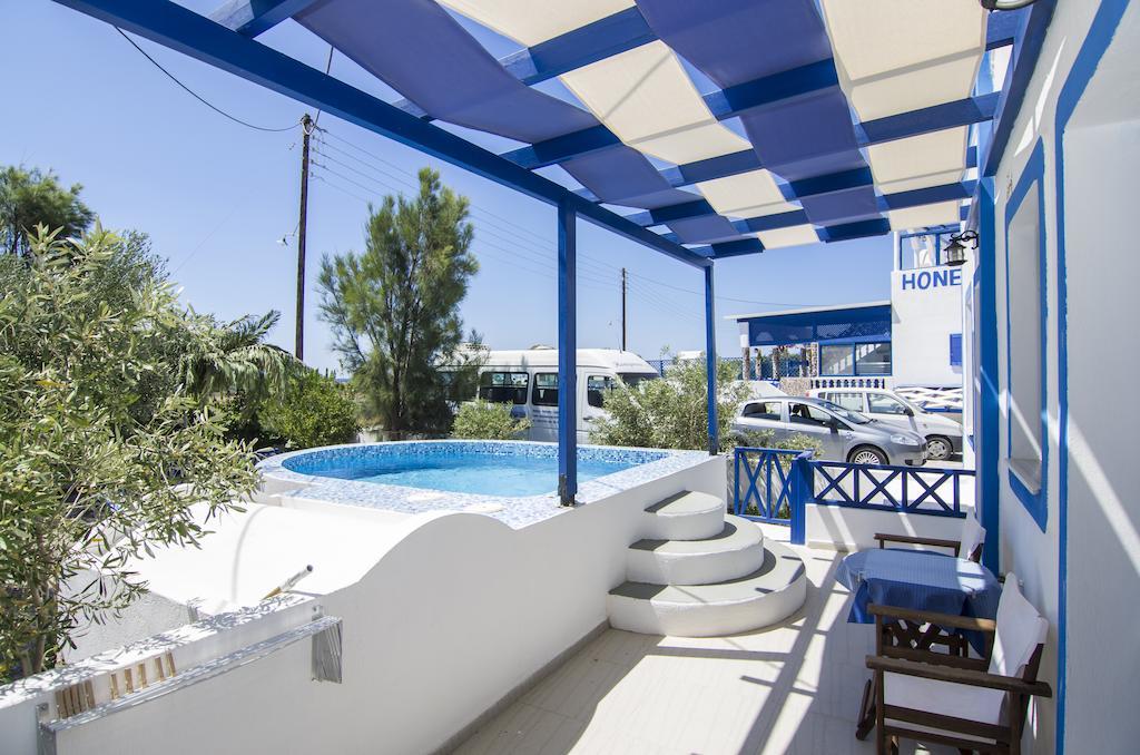 White & Blue Apartment เปริโวลอส ห้อง รูปภาพ