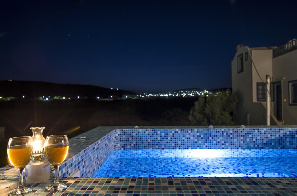 White & Blue Apartment เปริโวลอส ภายนอก รูปภาพ